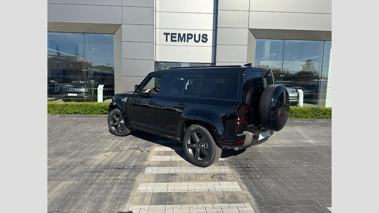 2025 SKLADOVÉ VOZIDLÁ Land Rover Defender 110 Santorini Black NEW LAND ROVER DEFENDER 3.0 300K
