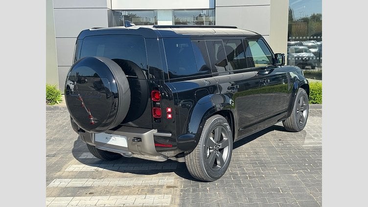 2025 SKLADOVÉ VOZIDLÁ Land Rover Defender 110 Santorini Black NEW LAND ROVER DEFENDER 3.0 300K