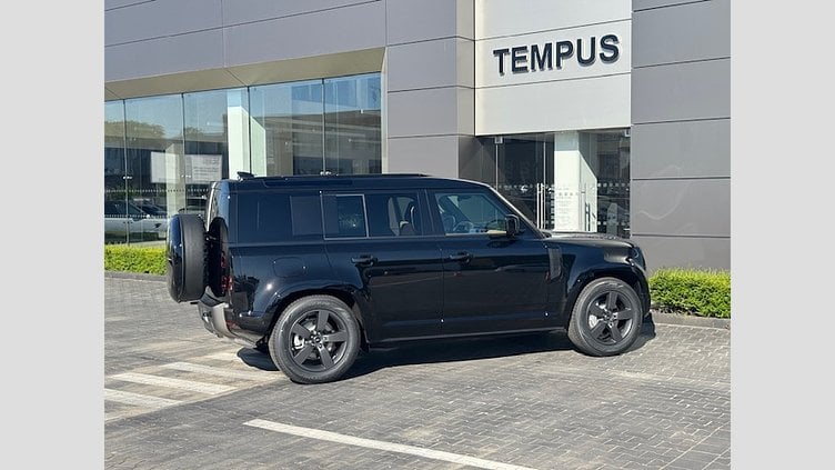 2025 SKLADOVÉ VOZIDLÁ Land Rover Defender 110 Santorini Black NEW LAND ROVER DEFENDER 3.0 300K