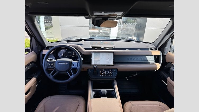 2025 SKLADOVÉ VOZIDLÁ Land Rover Defender 110 Santorini Black NEW LAND ROVER DEFENDER 3.0 300K