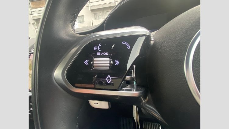 2022 認定中古車 Jaguar E-Pace フジ ホワイト D200 AWD（オートマチック） S