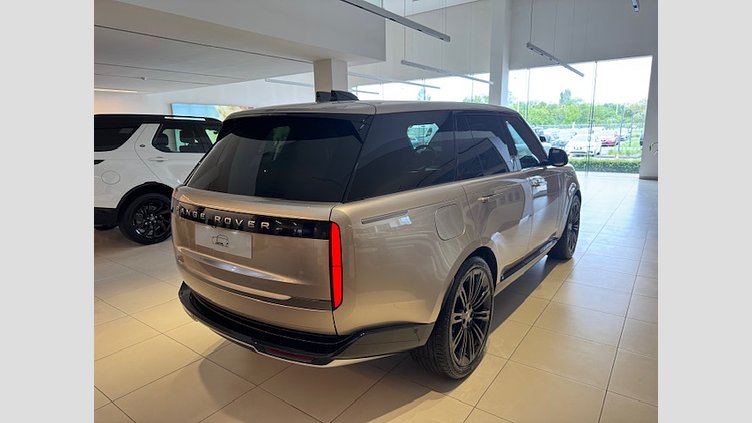 2025 SKLADOVÉ VOZIDLÁ Land Rover Range Rover Zlatá Sunset NEW.
 Land Rover RANGE ROVER