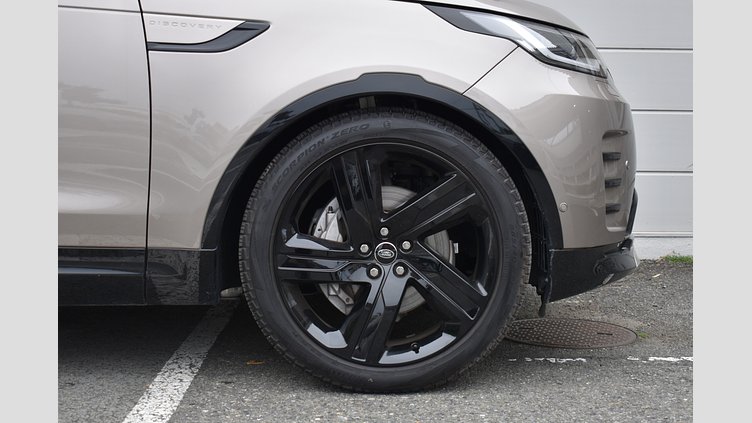 2024 認定中古車 Land Rover Discovery ランタオブロンズ D300マイルドハイブリッド（ディーゼル） スタンダードホイールベース Dynamic SE