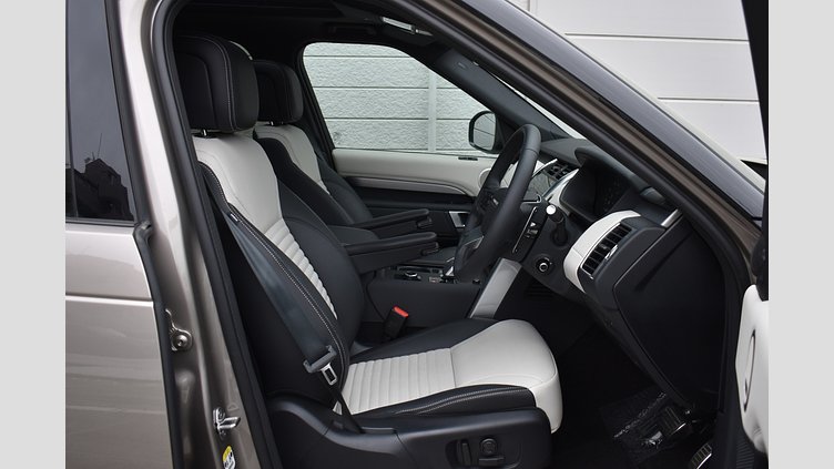 2024 認定中古車 Land Rover Discovery ランタオブロンズ D300マイルドハイブリッド（ディーゼル） スタンダードホイールベース Dynamic SE