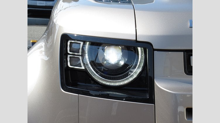 2023 認定中古車 Land Rover Defender 110 ランタオブロンズ P300 AWD（AT） SE