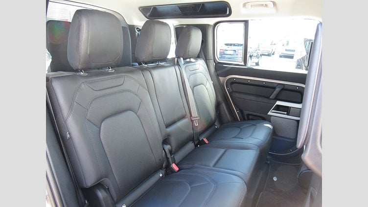 2023 認定中古車 Land Rover Defender 110 ランタオブロンズ P300 AWD（AT） SE