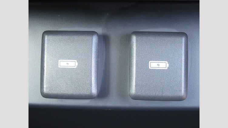 2023 認定中古車 Land Rover Defender 110 ランタオブロンズ P300 AWD（AT） SE