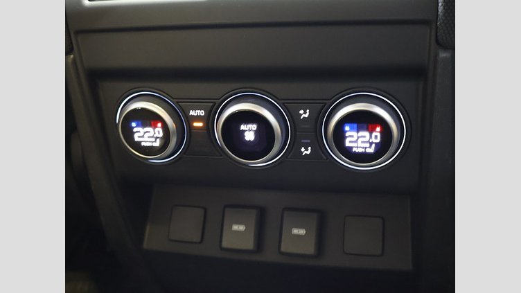 2024 認定中古車 Land Rover Defender 90 サントリーニブラック P525 AWD (AT) V8