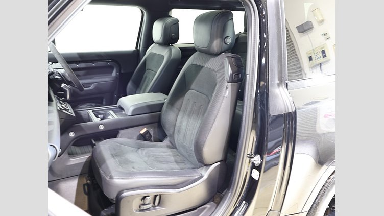 2024 認定中古車 Land Rover Defender 90 サントリーニブラック P525 AWD (AT) V8