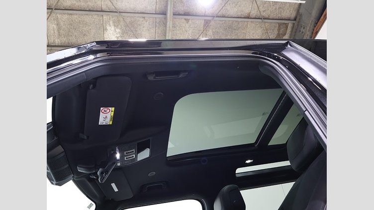 2024 認定中古車 Land Rover Defender 90 サントリーニブラック P525 AWD (AT) V8