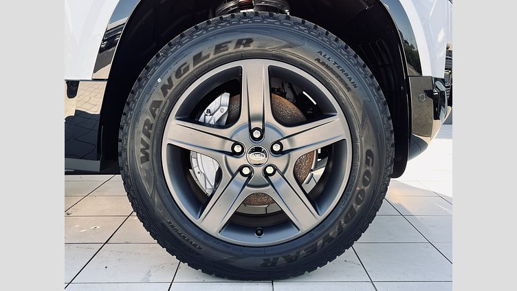 2024 認定中古車 Land Rover Defender 90 フジホワイト D300 AWD（AT） X-DYNAMIC SE