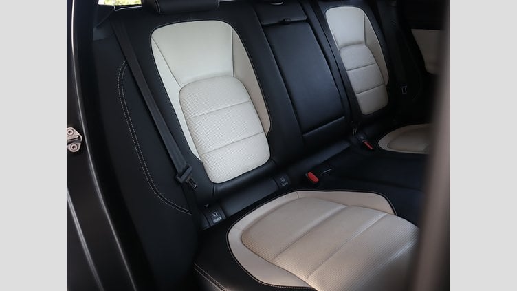 2020 認定中古車 Jaguar F-Pace Portofino Blue 2.0L I4 Pet Mid DOHC AJ200 P250 R-Sport