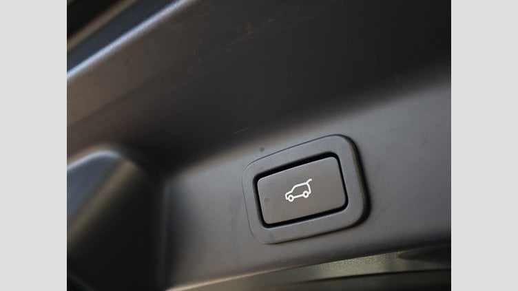 2020 認定中古車 Jaguar F-Pace Portofino Blue 2.0L I4 Pet Mid DOHC AJ200 P250 R-Sport