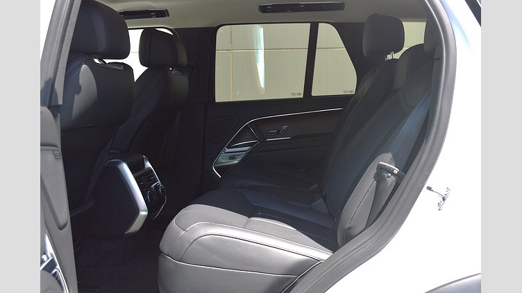2025 認定中古車 Land Rover Range Rover フジホワイト P550 AWD PHEV（AT） スタンダードホイールベース HSE