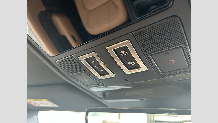 2023 認定中古車 Land Rover Defender 90 カルパチアングレイ P525 AWD (AT) V8