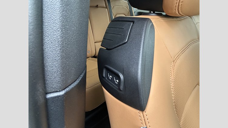 2023 認定中古車 Land Rover Defender 90 カルパチアングレイ P525 AWD (AT) V8