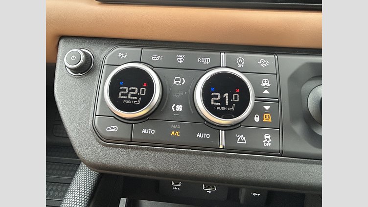 2023 認定中古車 Land Rover Defender 90 カルパチアングレイ P525 AWD (AT) V8