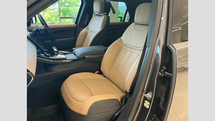 2023 認定中古車 Land Rover Range Rover Sport シャラントグレイ 3.0リッター6気筒300PSターボチャージドディーゼルMHEV（オートマチック） DYNAMIC SE