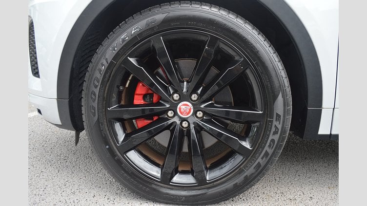 2020 認定中古車 Jaguar E-Pace ユーロンホワイト D180 オートマチック全輪駆動 CHEQUERED FLAG