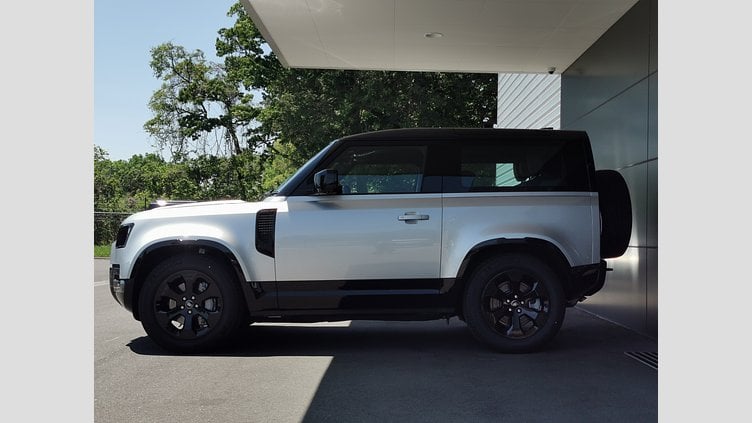 2024 認定中古車 Land Rover Defender 90 ハクバシルバー D300 AWD（AT） X-DYNAMIC HSE