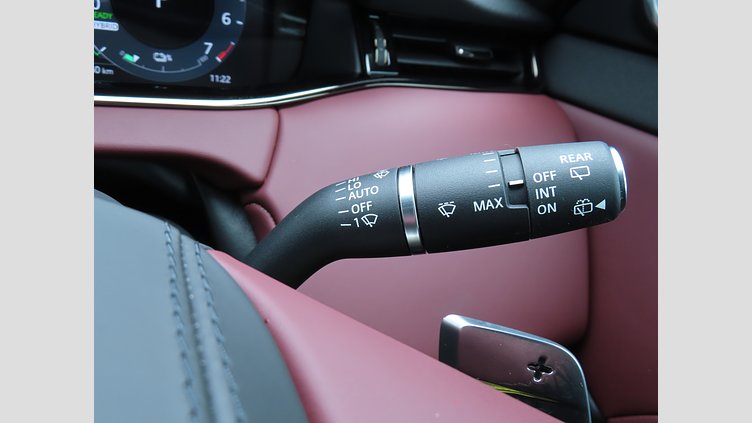 2024 認定中古車 Land Rover Range Rover Evoque サントリーニブラック P300eプラグインハイブリッド（ガソリン） スタンダードホイールベース DYNAMIC HSE