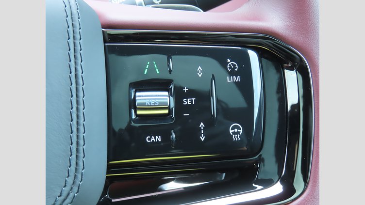 2024 認定中古車 Land Rover Range Rover Evoque サントリーニブラック P300eプラグインハイブリッド（ガソリン） スタンダードホイールベース DYNAMIC HSE