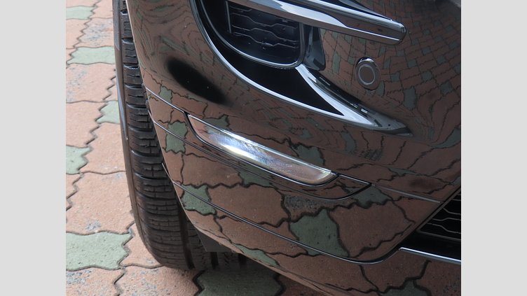 2024 認定中古車 Land Rover Range Rover Evoque サントリーニブラック P300eプラグインハイブリッド（ガソリン） スタンダードホイールベース DYNAMIC HSE