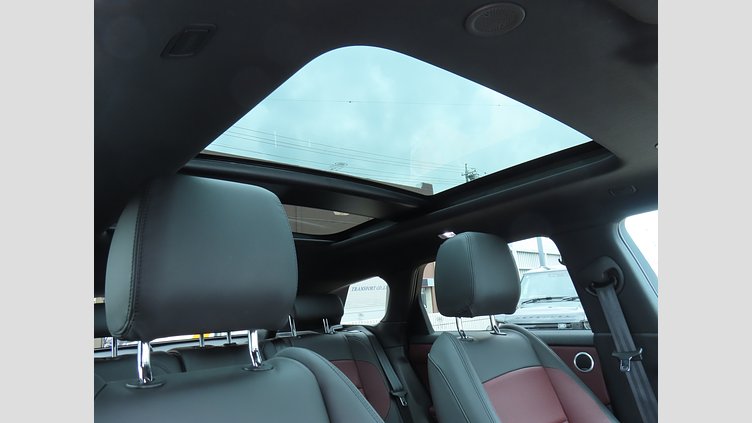2024 認定中古車 Land Rover Range Rover Evoque サントリーニブラック P300eプラグインハイブリッド（ガソリン） スタンダードホイールベース DYNAMIC HSE