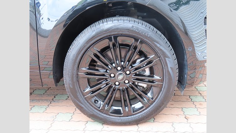 2024 認定中古車 Land Rover Range Rover Evoque サントリーニブラック P300eプラグインハイブリッド（ガソリン） スタンダードホイールベース DYNAMIC HSE