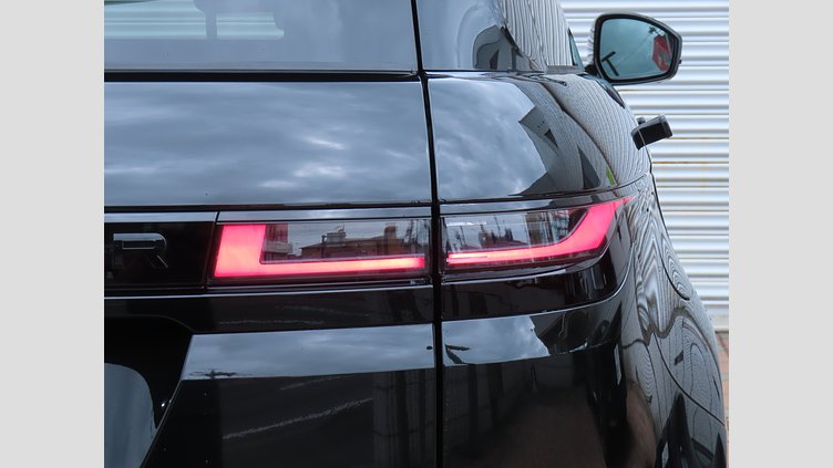 2024 認定中古車 Land Rover Range Rover Evoque サントリーニブラック P300eプラグインハイブリッド（ガソリン） スタンダードホイールベース DYNAMIC HSE