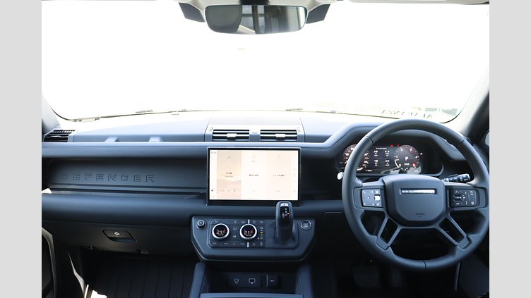 2024 認定中古車 Land Rover Defender 130 フジホワイト D300 AWD（AT） OUTBOUND