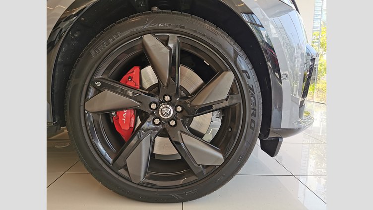 2024 認定中古車 Jaguar F-Pace アイガーグレイ P550 AWD（オートマチック） SVR