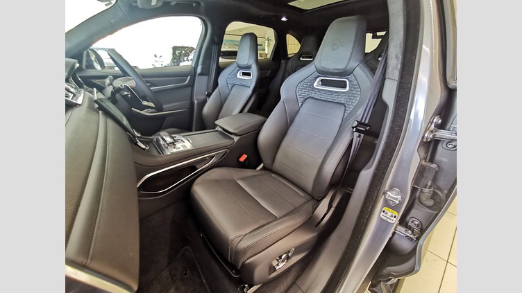 2024 認定中古車 Jaguar F-Pace アイガーグレイ P550 AWD（オートマチック） SVR