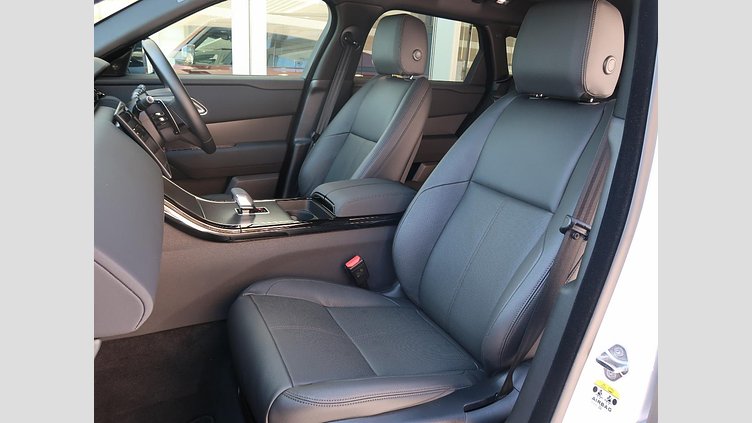 2025 認定中古車 Land Rover Range Rover Velar オストゥーニパールホワイト D200マイルドハイブリッド（ディーゼル） スタンダードホイールベース Dynamic SE