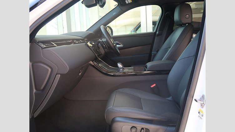 2025 認定中古車 Land Rover Range Rover Velar オストゥーニパールホワイト D200マイルドハイブリッド（ディーゼル） スタンダードホイールベース Dynamic SE
