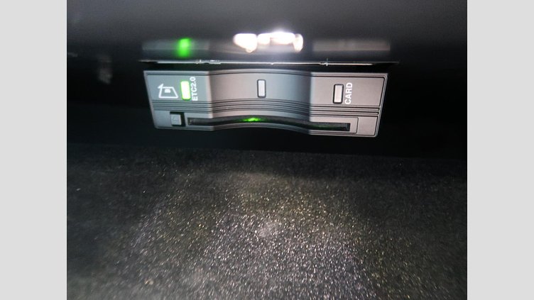 2025 認定中古車 Land Rover Range Rover Velar オストゥーニパールホワイト D200マイルドハイブリッド（ディーゼル） スタンダードホイールベース Dynamic SE