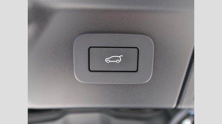2025 認定中古車 Land Rover Range Rover Velar オストゥーニパールホワイト D200マイルドハイブリッド（ディーゼル） スタンダードホイールベース Dynamic SE