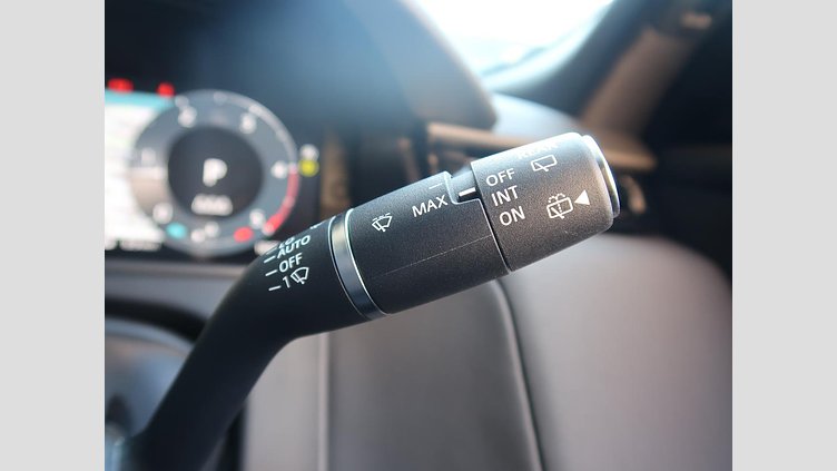 2025 認定中古車 Land Rover Range Rover Velar オストゥーニパールホワイト D200マイルドハイブリッド（ディーゼル） スタンダードホイールベース Dynamic SE