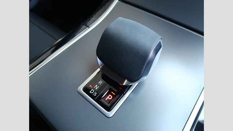 2025 認定中古車 Land Rover Range Rover Velar オストゥーニパールホワイト D200マイルドハイブリッド（ディーゼル） スタンダードホイールベース Dynamic SE