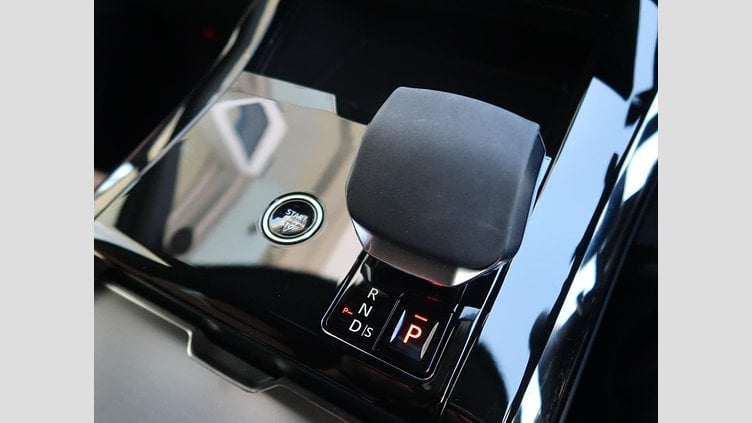 2024 認定中古車 Land Rover Range Rover Sport カルパチアングレイ D300マイルドハイブリッド スタンダードホイールベース Dynamic SE