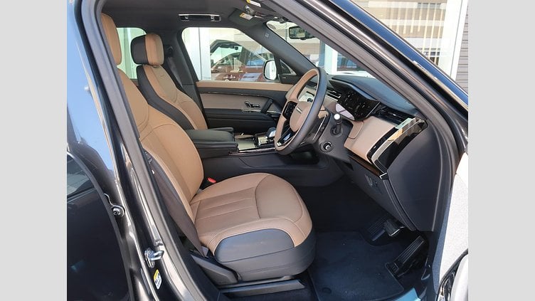 2024 認定中古車 Land Rover Range Rover Sport カルパチアングレイ D300マイルドハイブリッド スタンダードホイールベース Dynamic SE
