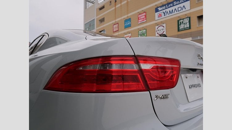 2016 認定中古車 Jaguar XE Yulong White 水冷直列4気筒 DOHC
ターボチャージャー プレステージ