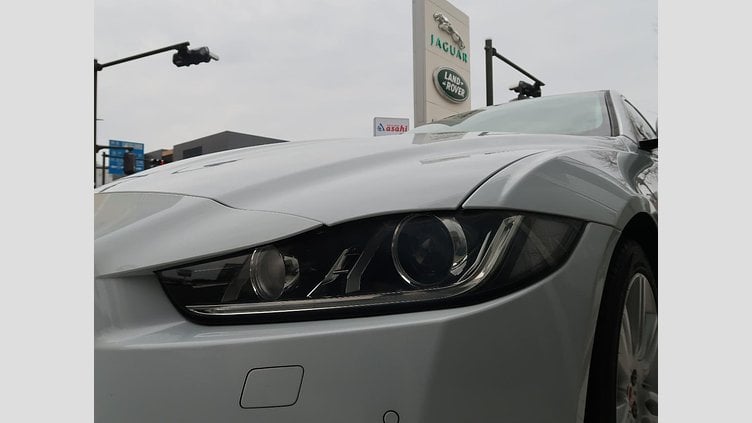 2016 認定中古車 Jaguar XE Yulong White 水冷直列4気筒 DOHC
ターボチャージャー プレステージ