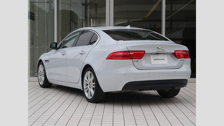 2016 認定中古車 Jaguar XE Yulong White 水冷直列4気筒 DOHC
ターボチャージャー プレステージ