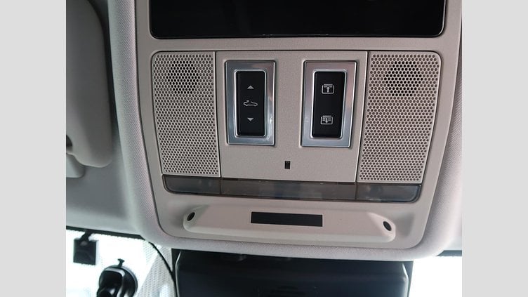 2016 認定中古車 Jaguar XE Yulong White 水冷直列4気筒 DOHC
ターボチャージャー プレステージ