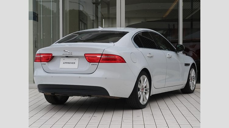 2016 認定中古車 Jaguar XE Yulong White 水冷直列4気筒 DOHC
ターボチャージャー プレステージ