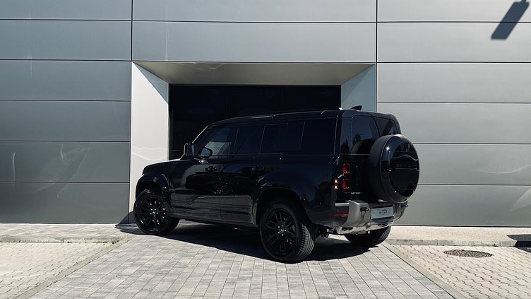 2025 SKLADOVÉ VOZIDLÁ Land Rover Defender 110 Santorini Black D250 MHEV D250 X-Dynamic SE
