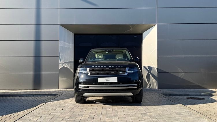 2025 SKLADOVÉ VOZIDLÁ Land Rover Range Rover Santorini Black P530 Autobiography
