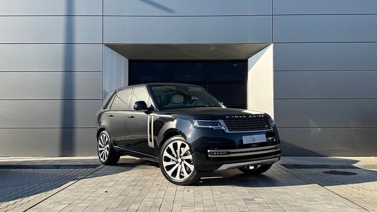 2025 SKLADOVÉ VOZIDLÁ Land Rover Range Rover Santorini Black P530 Autobiography