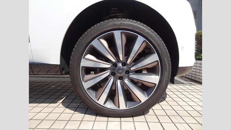 2023 認定中古車 Land Rover Range Rover オストゥーニパールホワイト P530 AWD（AT） ロングホイールベース SV